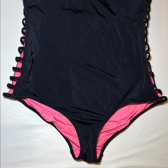 Victoria’s Secret Pink One-Piece Swimsuit Open Sides Halter Size Large - Picture 2 of 10